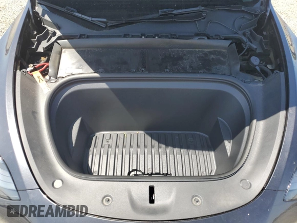 2024 Tesla Model Y с VIN 7SAYGDEDXRF095167, выставлен на аукционе Copart как лот 61676245 с пробегом 12 988 миль миль и Списание • Salvage title. История ставок и продаж доступна на DreamBid. Изображение 11.