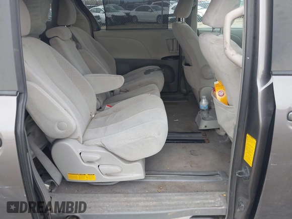 2011 Toyota Sienna LE AAS with VIN 5TDKK3DC3BS077857, listed as a IAAI auction lot 42099175 with 283,777 mi miles and . Bid and sale history available at DreamBid. Image 8.