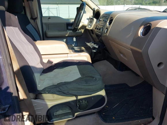 2005 Ford F-150 XLT z VIN 1FTPW12555KE66885, wystawiony jako IAAI lot #42679054 z przebiegiem 356 314 mil mil oraz . Historia ofert i sprzedaży dostępna na DreamBid. Obrazek 5.