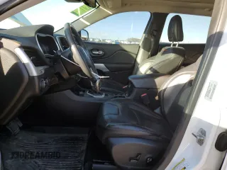 2017 Jeep Cherokee Trailhawk L Plus with VIN 1C4PJMBS3HD214387, listed as a Copart auction lot 43156585 with 84,246 mi miles and Salvage Title. Bid and sale history available at carsss.com. Image 7.