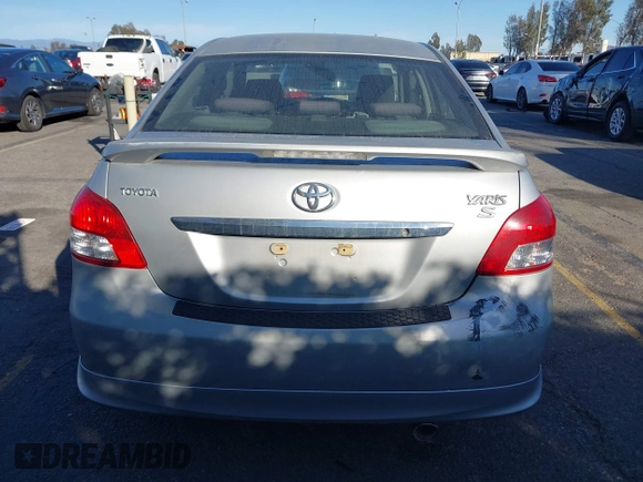 2007 Toyota Yaris with VIN JTDBT923771127215, listed as a IAAI auction lot 41647533 with 207,248 mi miles. Bid and sale history available at carsss.com. Image 17.