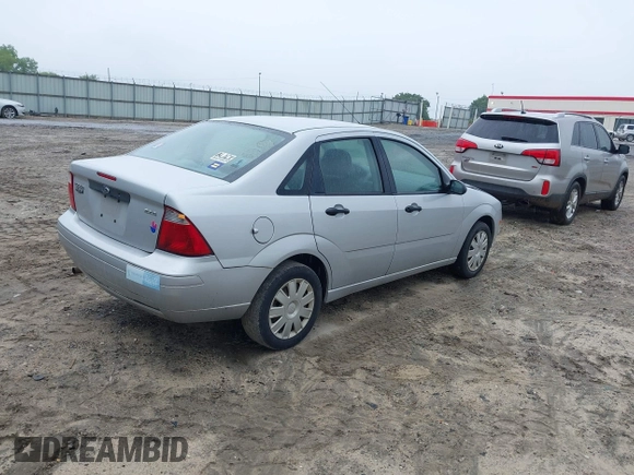 2005 Ford Focus S with VIN 1FAFP34N35W271612, listed as a IAAI auction lot 42203936 with 207,837 mi miles and . Bid and sale history available at carsss.com. Image 4.
