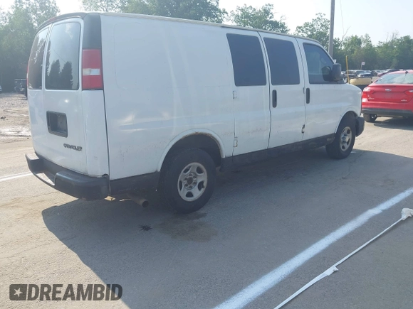 2005 Chevrolet Express Cargo with VIN 1GCFG15X251132972, listed as a IAAI auction lot 42661000 with 286,090 mi miles and . Bid and sale history available at DreamBid. Image 4.