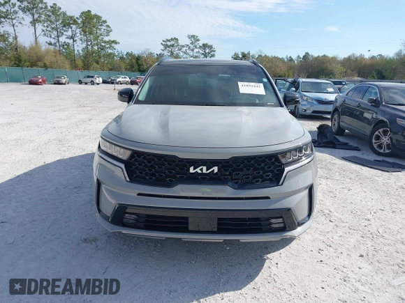 2023 Kia Sorento EX z VIN 5XYRH4LF9PG229689, wystawiony jako IAAI lot #41893442 z przebiegiem 17 906 mil mil oraz . Historia ofert i sprzedaży dostępna na DreamBid. Obrazek 13.