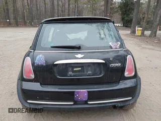 2005 MINI Hardtop z VIN WMWRC33445TJ64482, wystawiony jako IAAI lot #41798048 z przebiegiem 115 656 mil mil oraz . Historia ofert i sprzedaży dostępna na DreamBid. Obrazek 17.