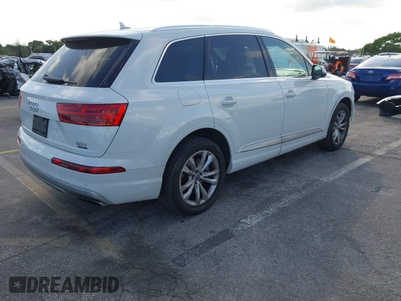 2017 Audi Q7 Premium Plus with VIN WA1LABF73HD018713, listed as a IAAI auction lot 41492243 with 112,928 mi miles. Bid and sale history available at carsss.com. Image 4.