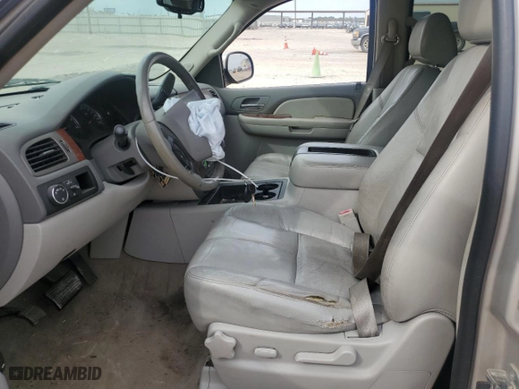 2009 Chevrolet Suburban LT w/2LT with VIN 1GNFC26039R231768, listed as a Copart auction lot 50708945 with 198,620 mi miles and Salvage Title. Bid and sale history available at carsss.com. Image 7.