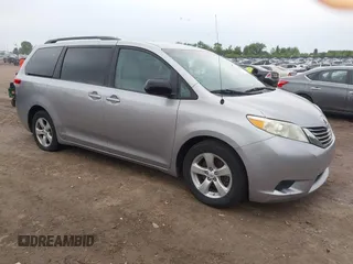 2011 Toyota Sienna LE AAS z VIN 5TDKK3DCXBS002041, wystawiony jako IAAI lot #42387200 z przebiegiem 246 424 mil mil oraz . Historia ofert i sprzedaży dostępna na DreamBid. Obrazek 1.