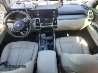2021 Kia Sorento EX z VIN 5XYRH4LF8MG032850, wystawiony jako Copart lot #48864164 z przebiegiem 35 580 mil mil oraz Nie do naprawy • Non repairable. Historia ofert i sprzedaży dostępna na DreamBid. Obrazek 8.