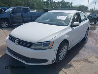 2013 Volkswagen Jetta SE with VIN 3VWDX7AJ1DM366935, listed as a IAAI auction lot 41961342 with Not provided miles and . Bid and sale history available at DreamBid. Image 2.