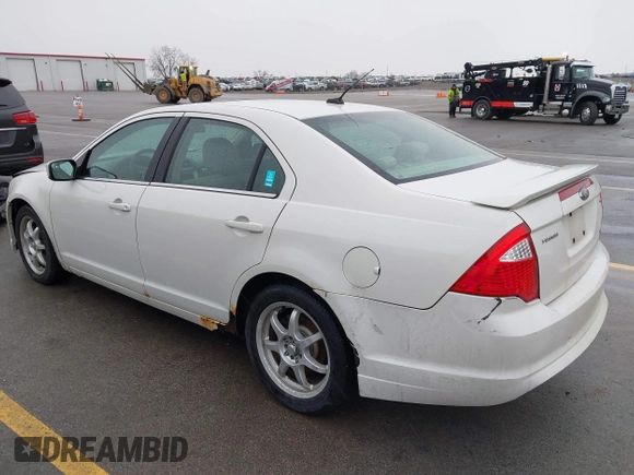 2010 Ford Fusion SE with VIN 3FAHP0HA3AR202527, listed as a IAAI auction lot 41698369 with 194,621 mi miles. Bid and sale history available at carsss.com. Image 3.
