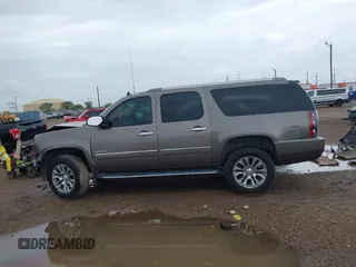 2012 GMC Yukon XL Denali with VIN 1GKS2MEF8CR184664, listed as a IAAI auction lot 41901537 with 208,500 mi miles. Bid and sale history available at carsss.com. Image 15.