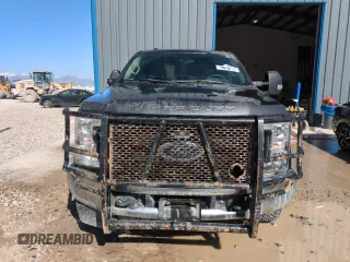 2019 Ford F-250 XL z VIN 1FT7X2B67KEC11385, wystawiony jako Copart lot #52757505 z przebiegiem 160 083 mil mil oraz Czysty tytuł • Clean title. Historia ofert i sprzedaży dostępna na DreamBid. Obrazek 5.