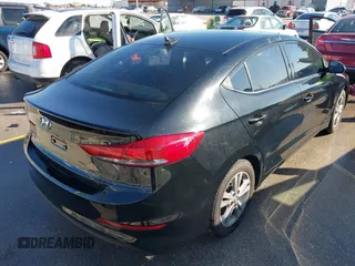 2017 Hyundai Elantra SE z VIN 5NPD84LFXHH140945, wystawiony jako IAAI lot #41755694 z przebiegiem 138 654 mil mil oraz . Historia ofert i sprzedaży dostępna na DreamBid. Obrazek 4.