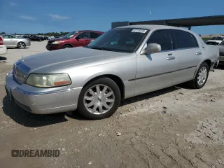2009 Lincoln Town Car Signature Limited z VIN 2LNHM82V39X628630, wystawiony jako Copart lot #57118205 z przebiegiem 433 161 mil mil oraz Szkoda całkowita • Salvage title. Historia ofert i sprzedaży dostępna na DreamBid. Obrazek 1.
