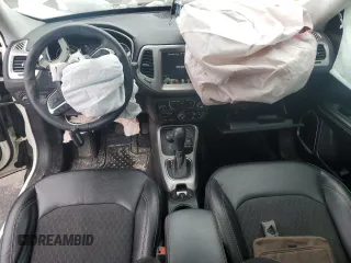 2018 Jeep Compass Latitude with VIN 3C4NJDBB1JT398204, listed as a Copart auction lot 45793145 with 72,443 mi miles and Salvage Title. Bid and sale history available at DreamBid. Image 8.