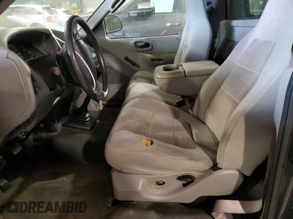 2003 Ford F-150 XL с VIN 2FTRF17223CA11632, выставлен на аукционе Copart как лот 84351334 с пробегом 110 200 миль миль и Списание • Salvage title. История ставок и продаж доступна на DreamBid. Изображение 7.
