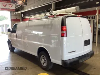 2017 Chevrolet Express Cargo z VIN 1GCWGBFF2H1177944, wystawiony jako IAAI lot #42596518 z przebiegiem 138 429 mil mil oraz . Historia ofert i sprzedaży dostępna na DreamBid. Obrazek 17.