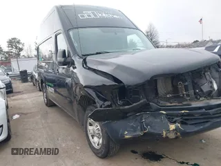 2017 Nissan NV Cargo SV z VIN 1N6BF0LY5HN804900, wystawiony jako IAAI lot #41617012 z przebiegiem 128 908 mil mil oraz . Historia ofert i sprzedaży dostępna na DreamBid. Obrazek 1.