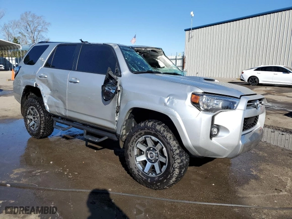 2022 Toyota 4Runner TRD Off Road with VIN JTEPU5JR0N6081451, listed as a Copart auction lot 88230375 with 62,474 mi miles and Salvage Title. Bid and sale history available at carsss.com. Image 4.