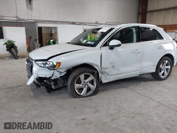 2020 Audi Q3 Premium with VIN WA1AECF3XL1090825, listed as a IAAI auction lot 42541577 with 32,432 mi miles and . Bid and sale history available at DreamBid. Image 6.