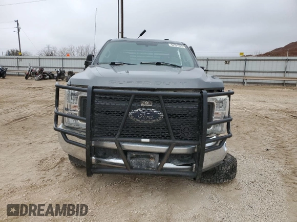 2018 Ford F-250 XL with VIN 1FT7X2A67JEB39698, listed as a Copart auction lot 44161425 with 245,655 mi miles and Salvage title. Bid and sale history available at DreamBid. Image 5.