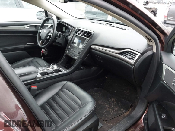 2019 Ford Fusion SE with VIN 3FA6P0HD0KR136232, listed as a IAAI auction lot 42015102 with 66,472 mi miles. Bid and sale history available at carsss.com. Image 5.