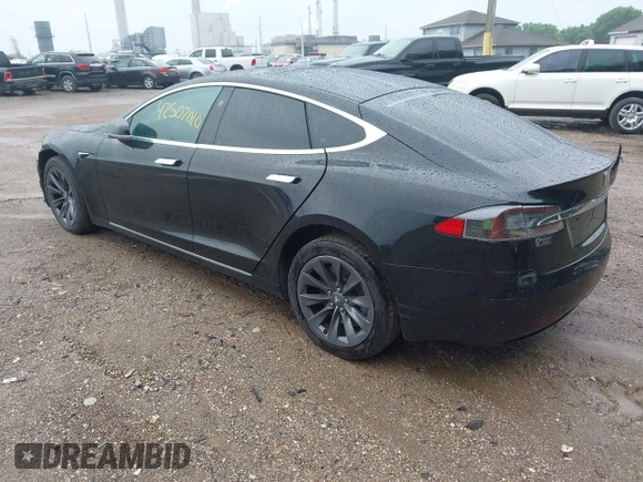 2018 Tesla Model S 75D with VIN 5YJSA1E21JF283971, listed as a IAAI auction lot 42507010 with 117,934 mi miles and . Bid and sale history available at DreamBid. Image 3.