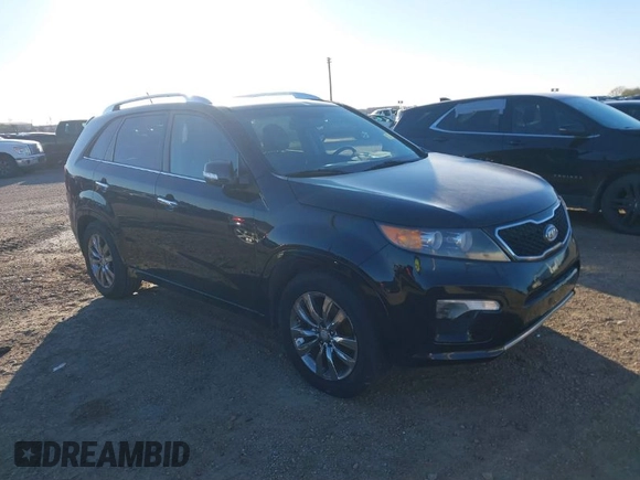 2013 Kia Sorento SX with VIN 5XYKW4A27DG393624, listed as a IAAI auction lot 41404019 with 203,597 mi miles. Bid and sale history available at carsss.com. Image 1.