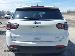 2024 Jeep Compass Latitude with VIN 3C4NJDBN5RT109413, listed as a IAAI auction lot 41987069 with 19,118 mi miles and . Bid and sale history available at DreamBid. Image 17.