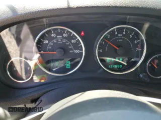 2013 Jeep Wrangler Sahara z VIN 1C4AJWBG5DL566559, wystawiony jako Copart lot #54823405 z przebiegiem 134 099 mil mil oraz Szkoda całkowita • Salvage title. Historia ofert i sprzedaży dostępna na DreamBid. Obrazek 9.