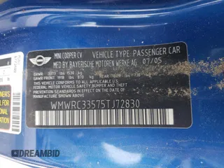 2005 MINI Hardtop z VIN WMWRC33575TJ72830, wystawiony jako Copart lot #53948105 z przebiegiem 121 751 mil mil oraz Szkoda całkowita • Salvage title. Historia ofert i sprzedaży dostępna na DreamBid. Obrazek 12.