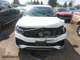2022 Volkswagen Tiguan SE R-Line Black with VIN 3VVCB7AX0NM029502, listed as a IAAI auction lot 40141730 with 41,362 mi miles. Bid and sale history available at carsss.com. Image 12.