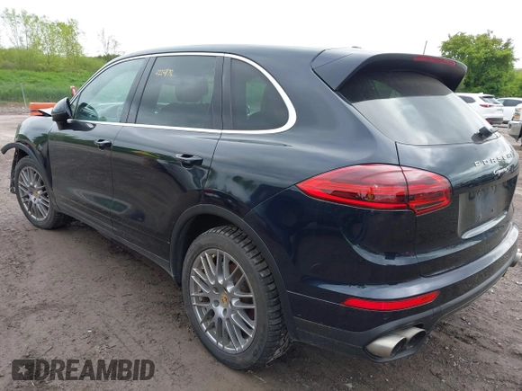 2017 Porsche Cayenne S z VIN WP1AB2A24HLA53402, wystawiony jako IAAI lot #42241178 z przebiegiem 140 801 mil mil oraz . Historia ofert i sprzedaży dostępna na DreamBid. Obrazek 3.