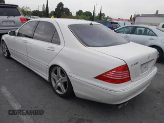 2006 Mercedes-Benz S 430 z VIN WDBNG70J06A484692, wystawiony jako IAAI lot #42185014 z przebiegiem 228 432 mil mil oraz . Historia ofert i sprzedaży dostępna na DreamBid. Obrazek 3.