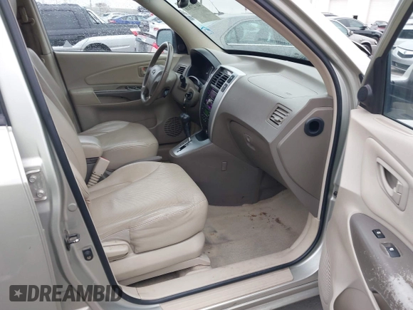 2007 Hyundai Tucson SE with VIN KM8JN72D47U492545, listed as a IAAI auction lot 41727816 with 203,065 mi miles and . Bid and sale history available at DreamBid. Image 5.