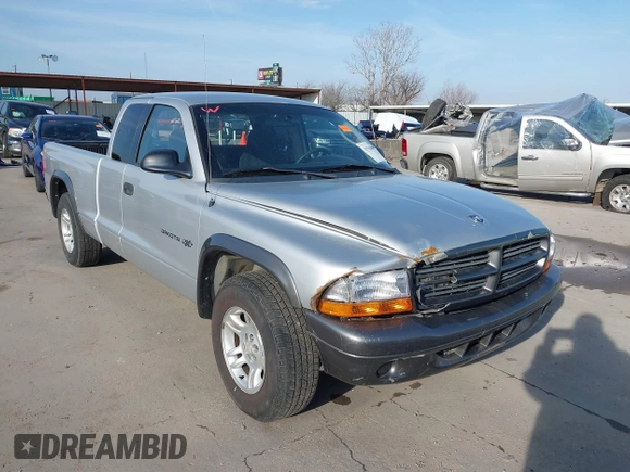 2002 Dodge Dakota with VIN 1B7GL12X62S538389, listed as a IAAI auction lot 41533809 with 159,576 mi miles and . Bid and sale history available at carsss.com. Image 1.