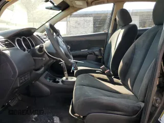 2010 Nissan Versa S z VIN 3N1BC1AP5AL360227, wystawiony jako Copart lot #55966485 z przebiegiem 197 936 mil mil oraz Szkoda całkowita • Salvage title. Historia ofert i sprzedaży dostępna na DreamBid. Obrazek 7.