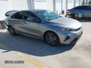 2022 Kia Forte GT-Line with VIN 3KPF54AD6NE498871, listed as a IAAI auction lot 41843585 with 91,918 mi miles. Bid and sale history available at carsss.com. Image 1.