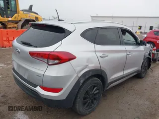 2017 Hyundai Tucson SE with VIN KM8J3CA45HU331252, listed as a IAAI auction lot 41744426 with 76,845 mi miles. Bid and sale history available at carsss.com. Image 4.