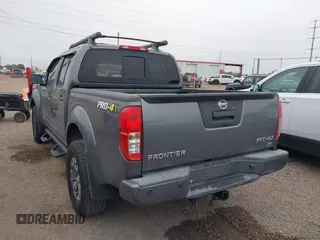 2017 Nissan Frontier SV z VIN 1N6DD0EV2HN745516, wystawiony jako IAAI lot #41231291 z przebiegiem 70 326 mil mil oraz . Historia ofert i sprzedaży dostępna na DreamBid. Obrazek 3.