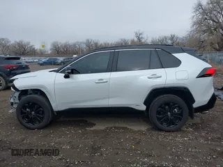 2024 Toyota RAV4 Hybrid XSE with VIN 2T3E6RFV3RW066031, listed as a IAAI auction lot 41736142 with 8,007 mi miles. Bid and sale history available at carsss.com. Image 15.