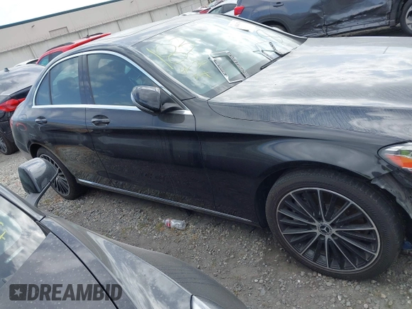 2019 Mercedes-Benz C 300 with VIN 55SWF8DBXKU303017, listed as a IAAI auction lot 41841700 with Not Provided miles and . Bid and sale history available at DreamBid. Image 14.