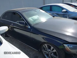 2017 Mercedes-Benz C 300 z VIN 55SWF4JB0HU183802, wystawiony jako IAAI lot #42666877 z przebiegiem Nie podano mil oraz . Historia ofert i sprzedaży dostępna na DreamBid. Obrazek 14.