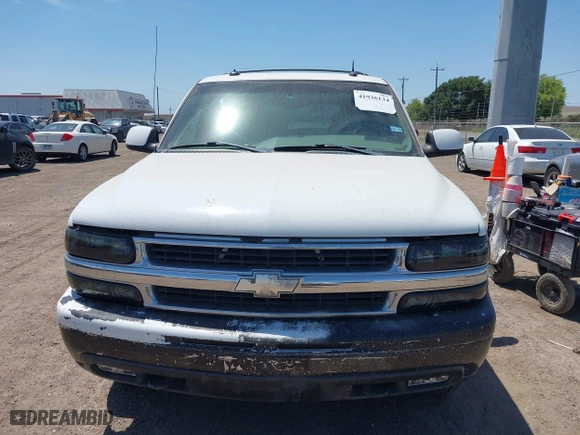 2003 Chevrolet Suburban LT with VIN 1GNFK16Z33J142851, listed as a IAAI auction lot 41936134 with 225,701 mi miles. Bid and sale history available at carsss.com. Image 6.