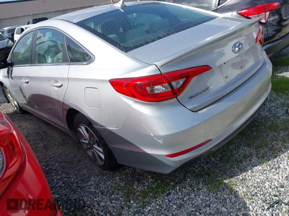 2016 Hyundai Sonata SE z VIN 5NPE24AF5GH404774, wystawiony jako IAAI lot #41354298 z przebiegiem 38 380 mil mil oraz . Historia ofert i sprzedaży dostępna na DreamBid. Obrazek 3.