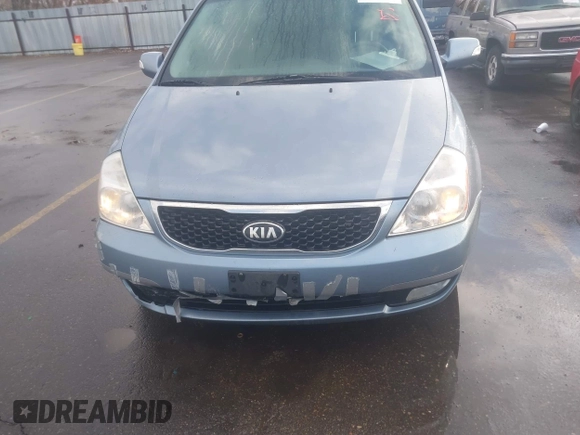 2014 Kia Sedona LX with VIN KNDMG4C79E6547589, listed as a IAAI auction lot 41724633 with 211,213 mi miles. Bid and sale history available at carsss.com. Image 6.