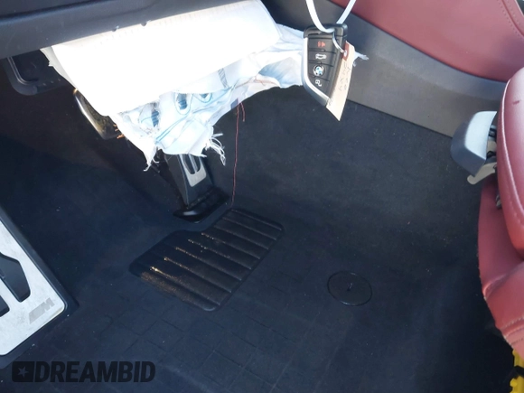 2024 BMW X4 M40i with VIN 5UX43DT00R9W43645, listed as a IAAI auction lot 41578936 with 11,028 mi miles. Bid and sale history available at carsss.com. Image 11.