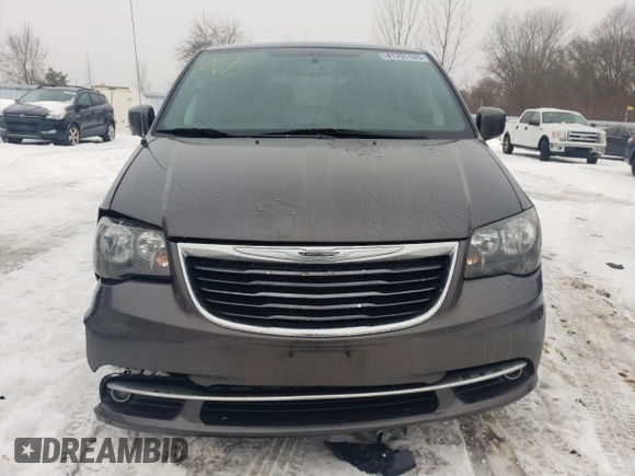 2015 Chrysler Town & Country S with VIN 2C4RC1HG2FR725832, listed as a Copart auction lot 41791145 with 196,273 mi miles and Clean Title. Bid and sale history available at DreamBid. Image 5.