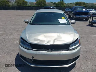 2011 Volkswagen Jetta Sedan SE w/Convenience & Sunroof with VIN 3VWDX7AJ9BM316541, listed as a IAAI auction lot 42037920 with 83,658 mi miles. Bid and sale history available at carsss.com. Image 12.